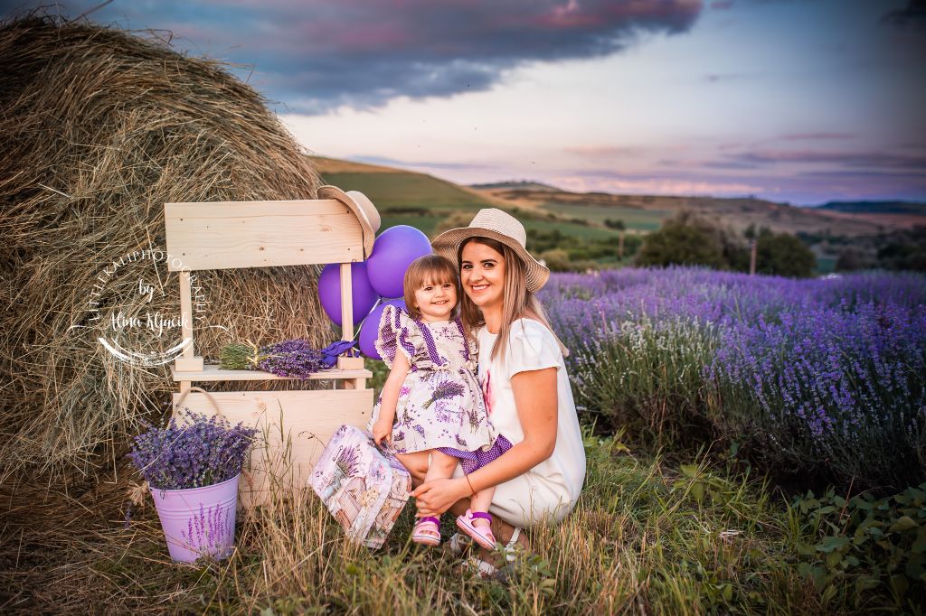 Fotografie de familie in natura, fotografie lavanda, fotografie rapita, fotografie livada meri