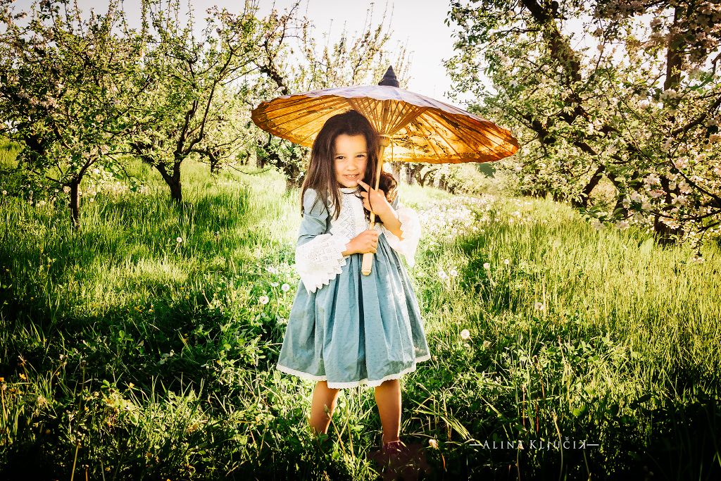 Fotografie de familie in natura, fotografie lavanda, fotografie rapita, fotografie livada meri