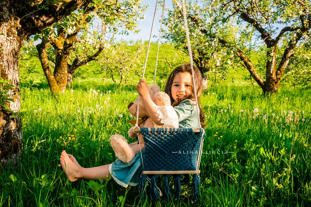 Fotografie de familie in natura, fotografie lavanda, fotografie rapita, fotografie livada meri