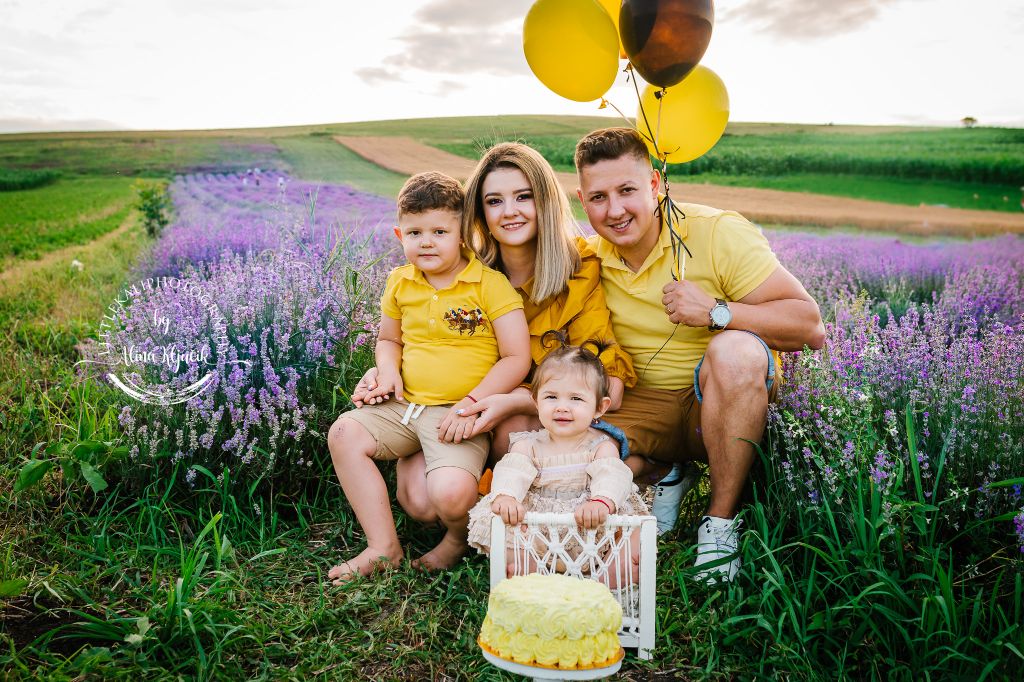 Fotografie de familie in natura, fotografie lavanda, fotografie rapita, fotografie livada meri