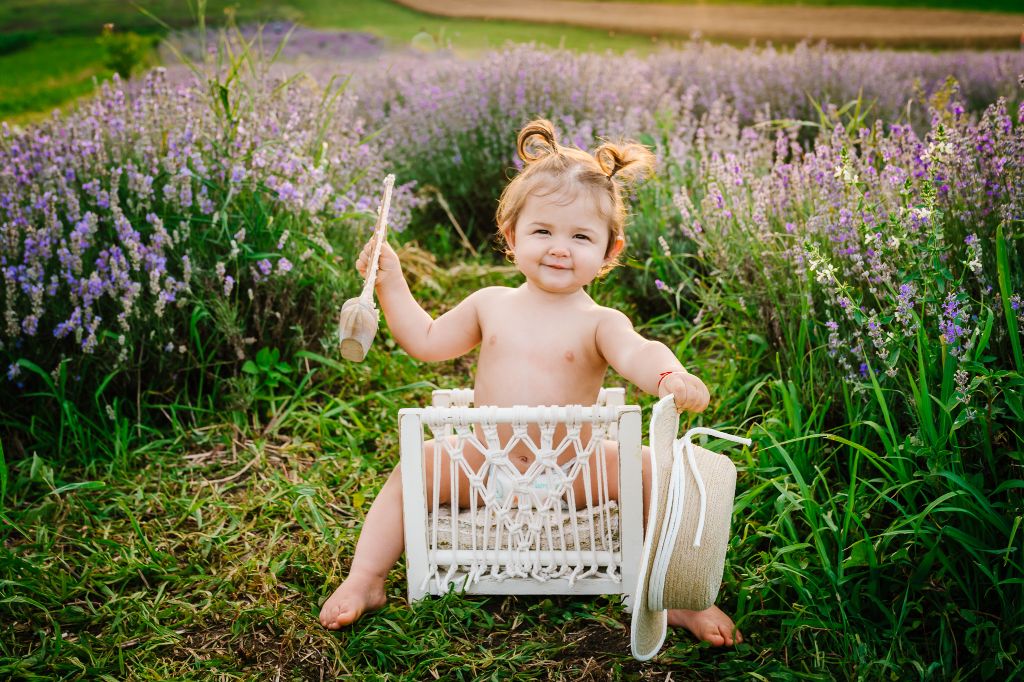Fotografie de familie in natura, fotografie lavanda, fotografie rapita, fotografie livada meri