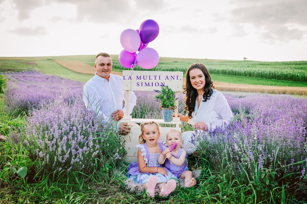 Fotografie de familie in natura, fotografie lavanda, fotografie rapita, fotografie livada meri