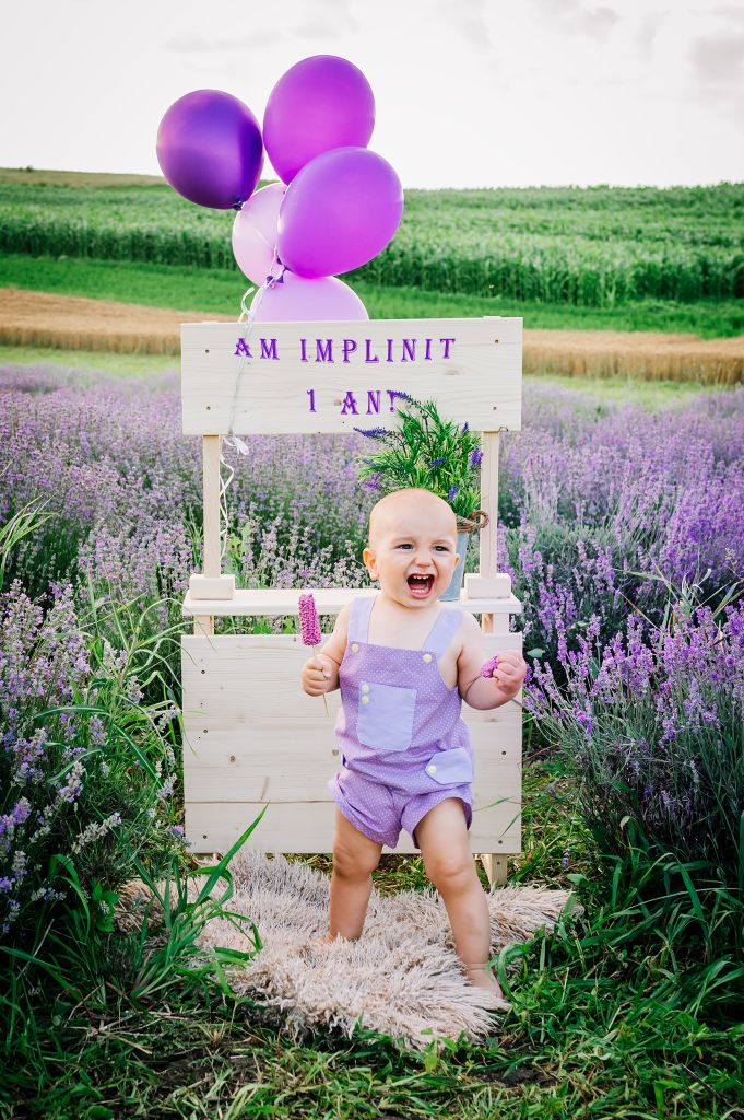 Fotografie de familie in natura, fotografie lavanda, fotografie rapita, fotografie livada meri